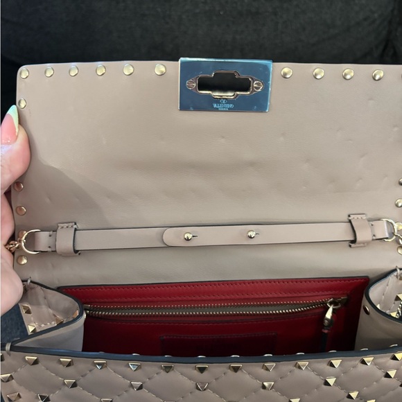 Valentino Garavani Poudre (Beige) Rockstud Quilted shoulder Bag, clutch, WOC - Picture 11 of 14